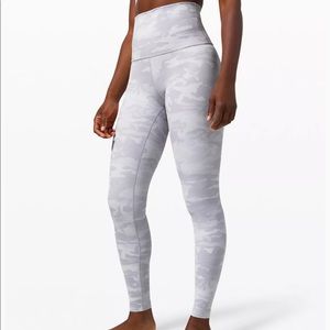 Wunder Under Super-High-Rise Tight 28”